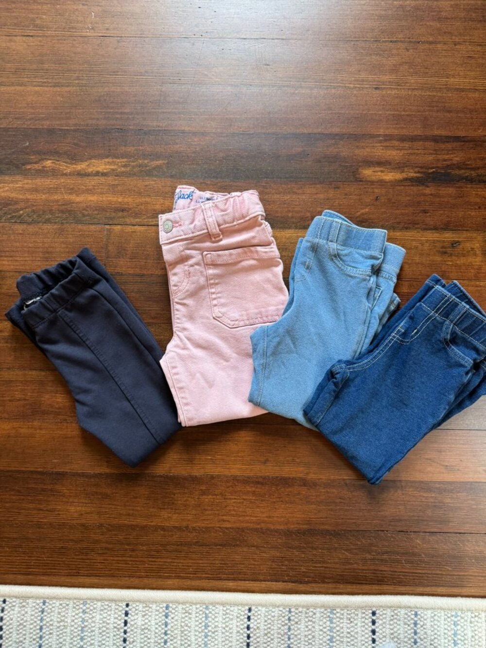 4 Pair of Girls Pants (3T)
